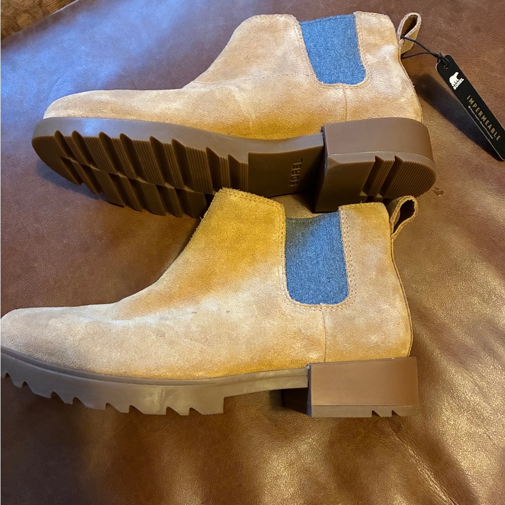NWT Sorel Emelie II Tan Suede Chelsea Ankle Boots W7 - Picture 2 of 9
